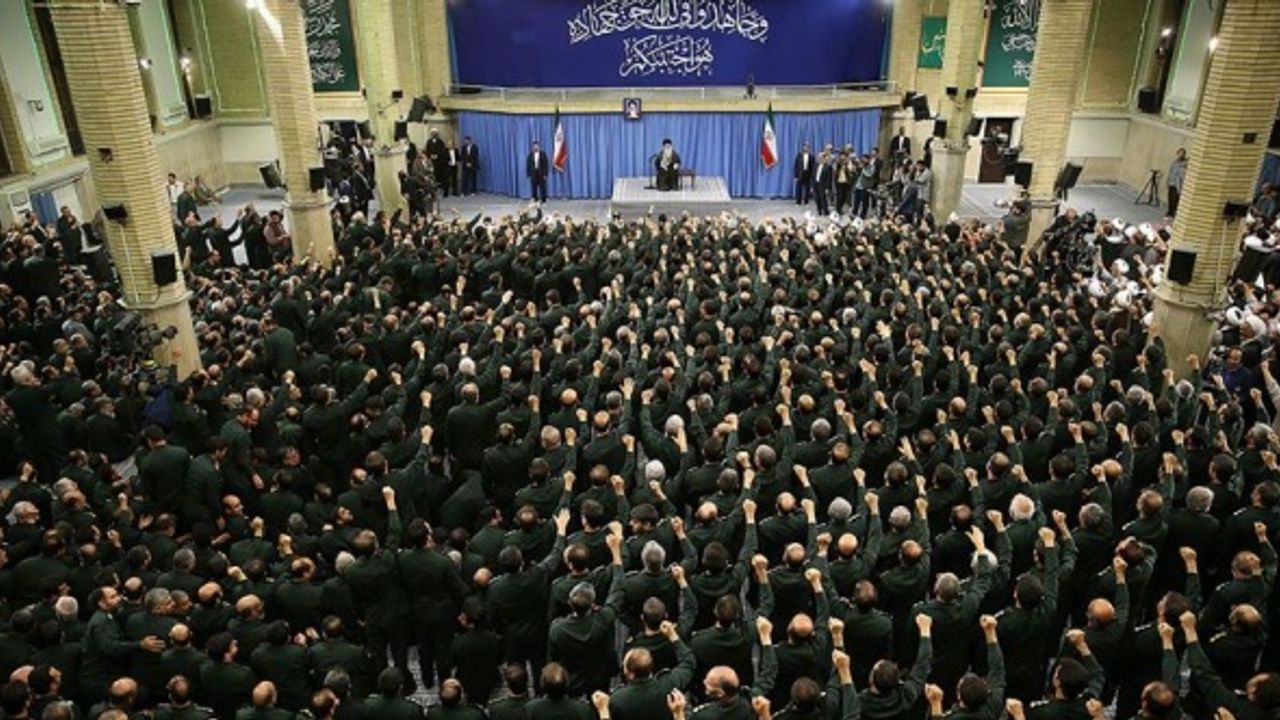 Devrim Muhafızları'nın İran'daki etkileri