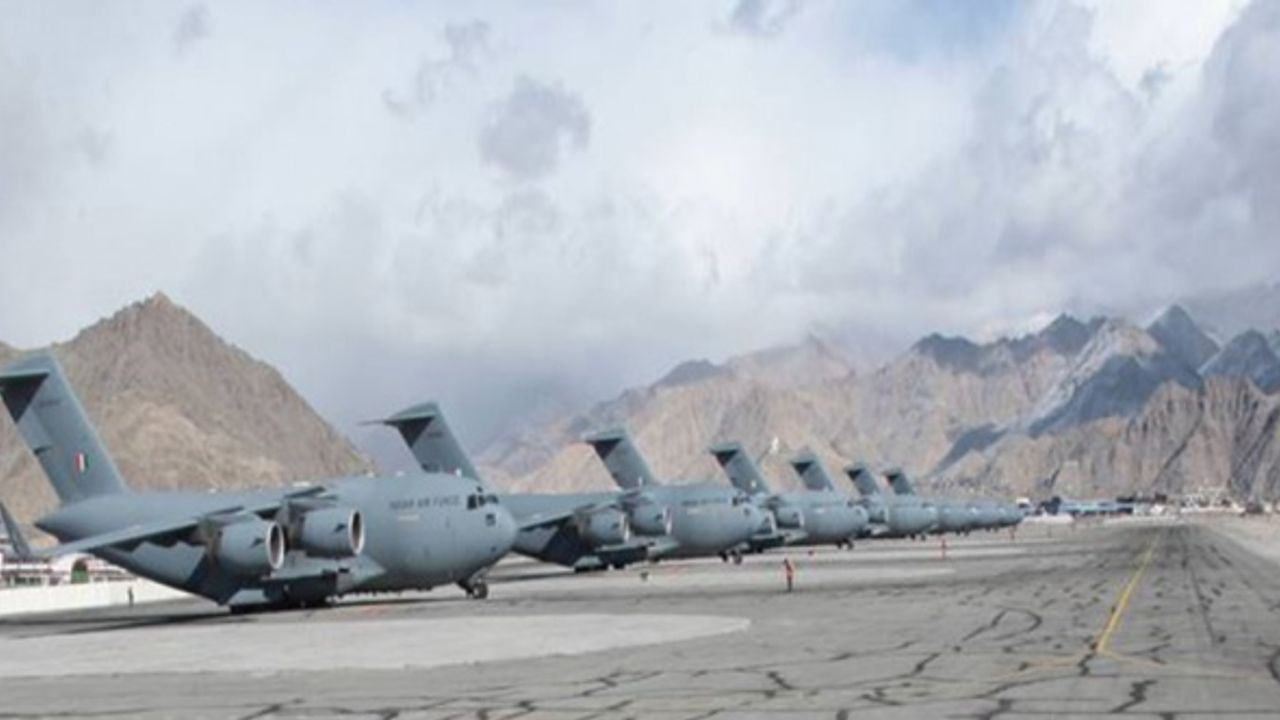 Hindistan Çin'e karşı savaş uçaklarını Ladakh bölgesine konuşlandırdı