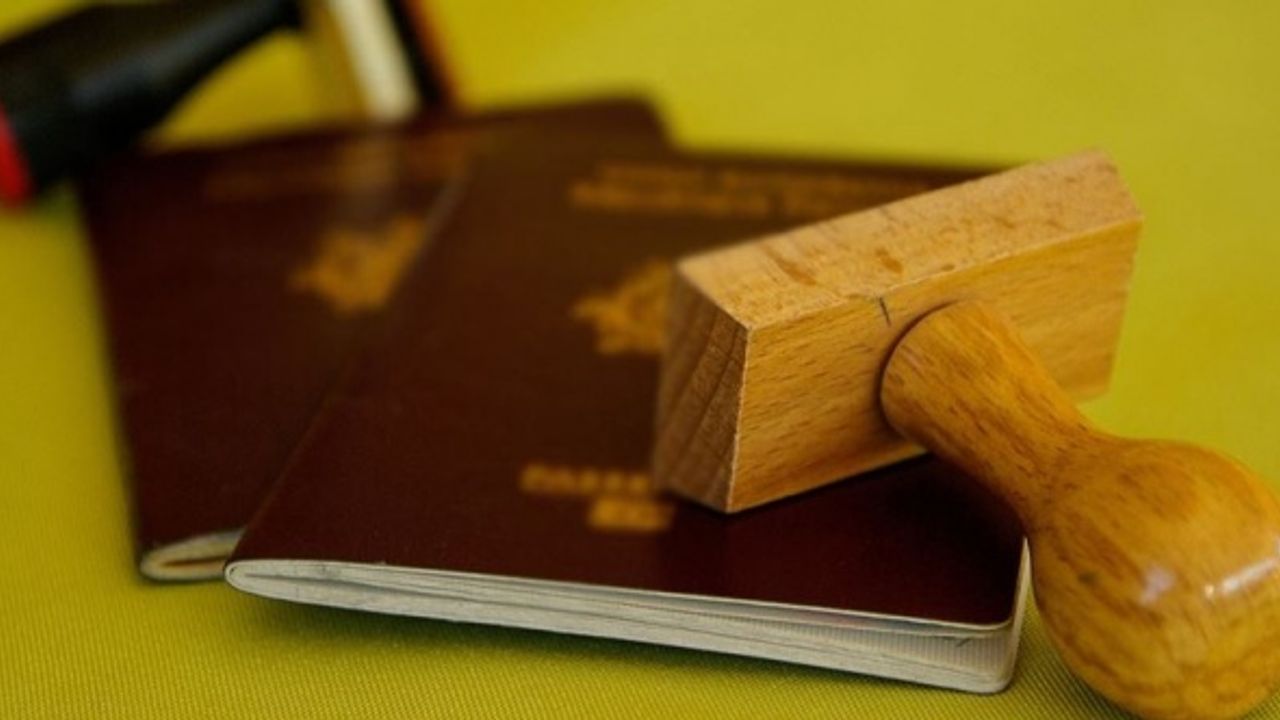 Kıbrıs Rum kesimi onlarca suçlu ve kaçağa pasaport verdi