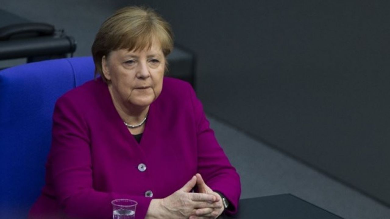 Merkel: Belarus'ta yapılan seçim sonuçlarını tanımıyoruz