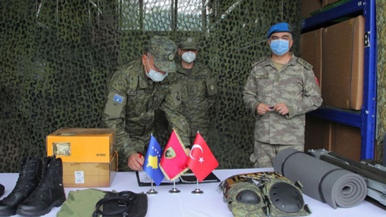 Türkiye'den Kosova ordusuna hibe