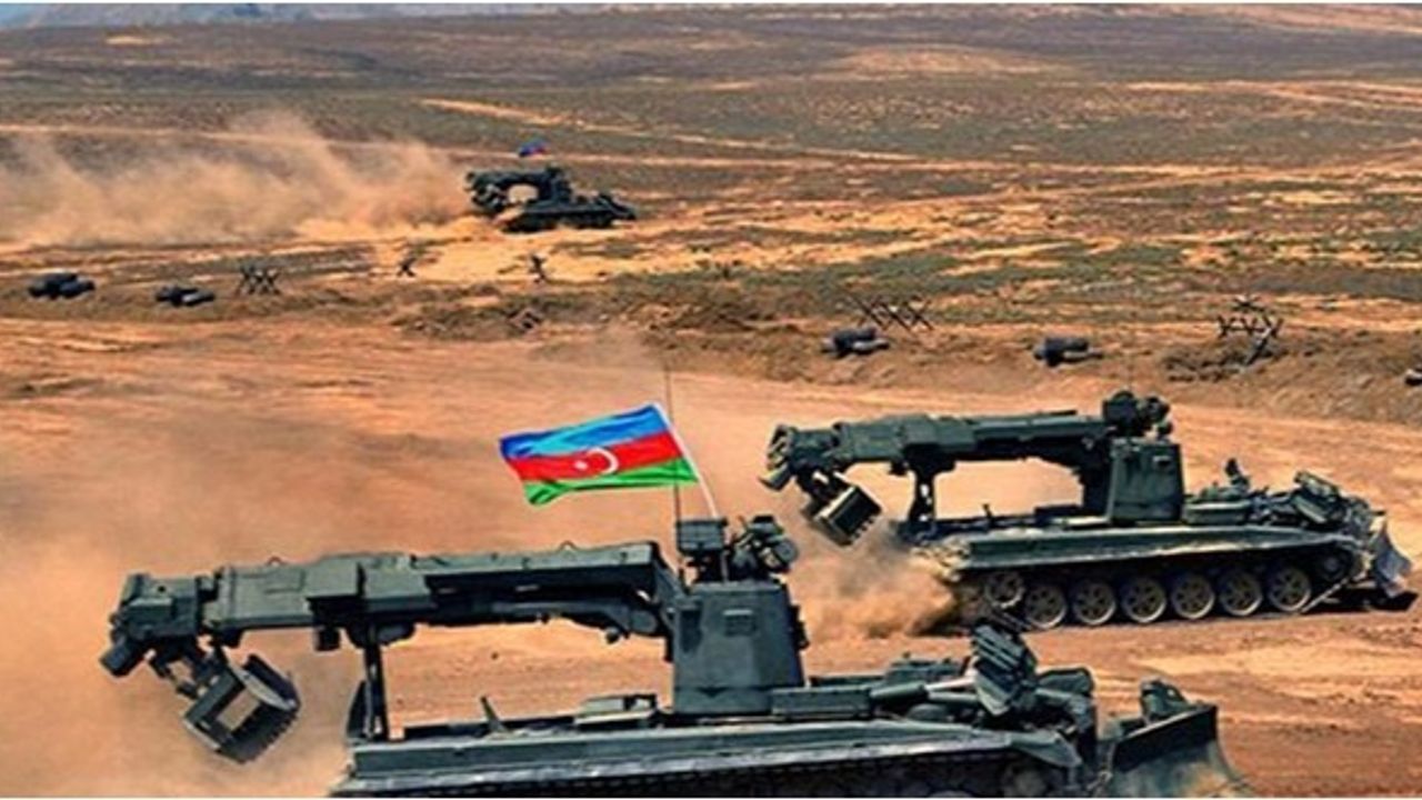 Azerbaycan, cephe hattında karşı saldırı başlattı