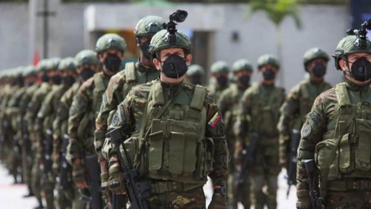 Venezuela Ordusu'nun yeni silahları tanıtıldı