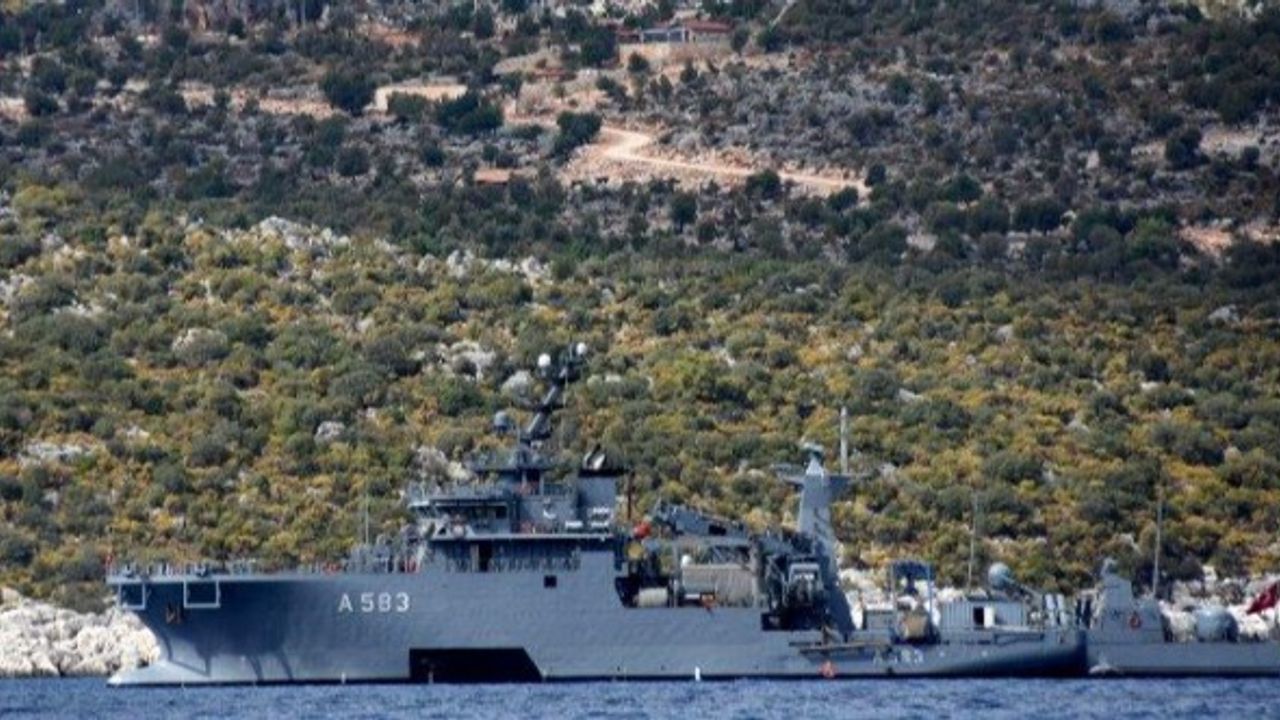 Türk savaş gemileri Akdeniz'de bekliyor