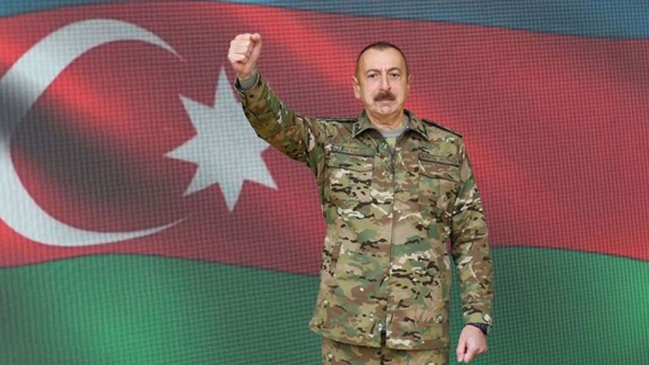 Aliyev cephe bölgesini ziyaret etti