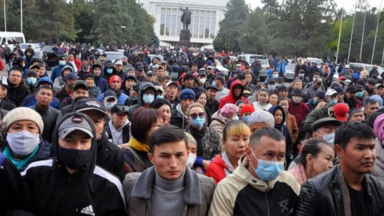 Kırgızistan'da anayasa değişikliğine protesto