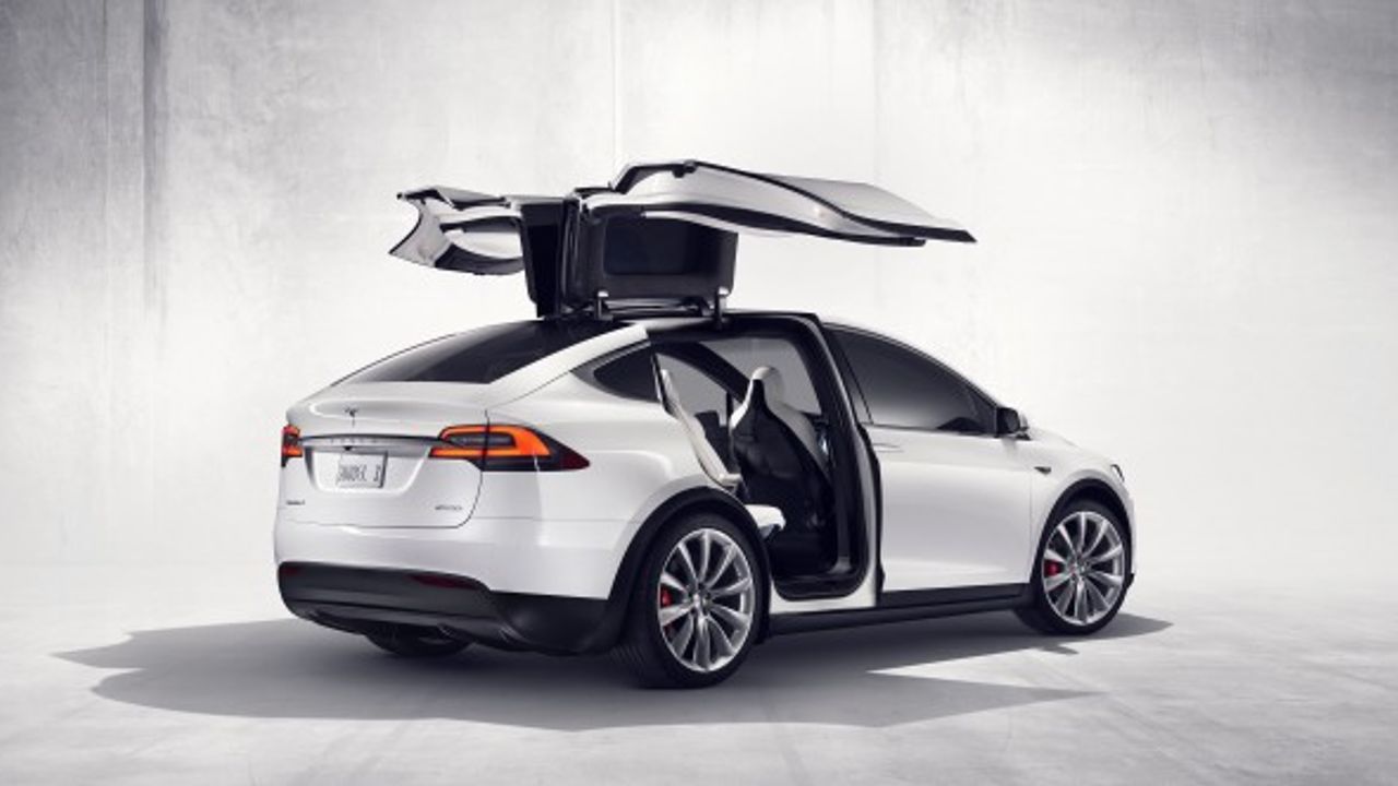 Tesla Model X'te güvenlik zafiyeti bulundu