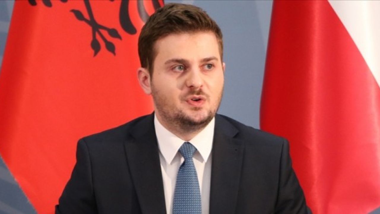 Arnavutluk Avrupa ve Dışişleri Bakan Vekili istifa etti