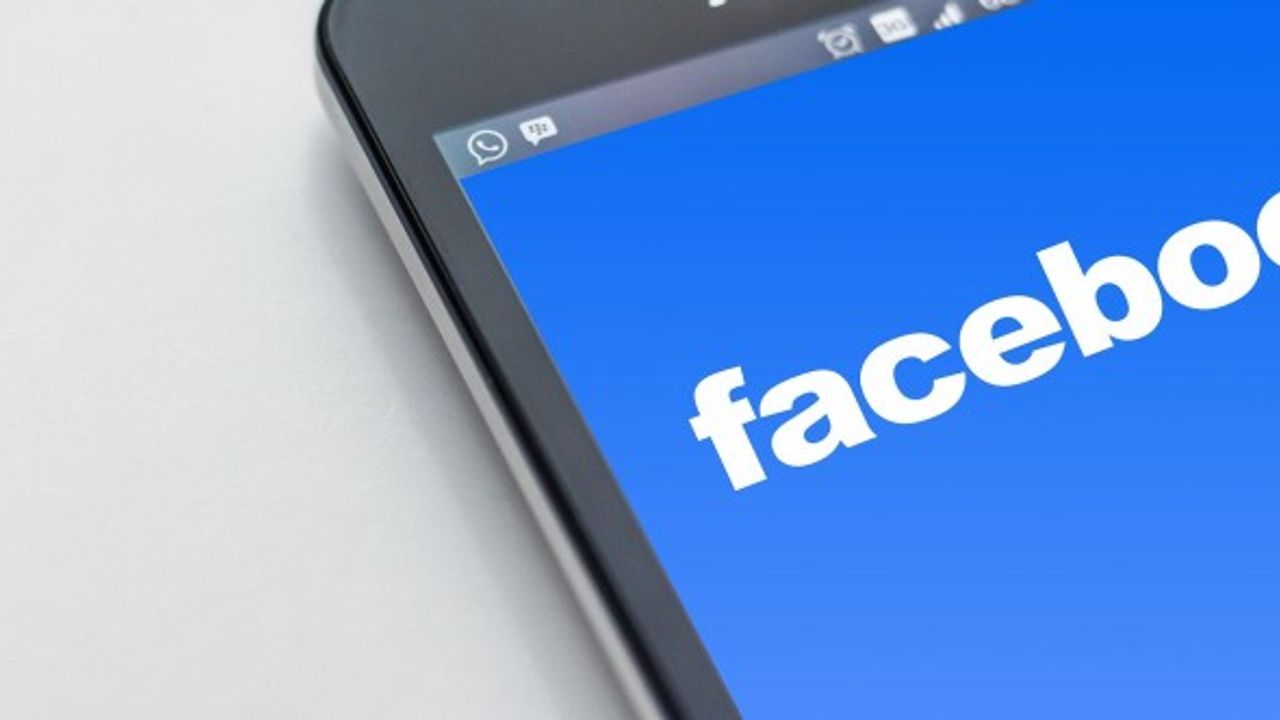 Facebook'a WhatsApp ve Instagram'a ilişkin suçlama