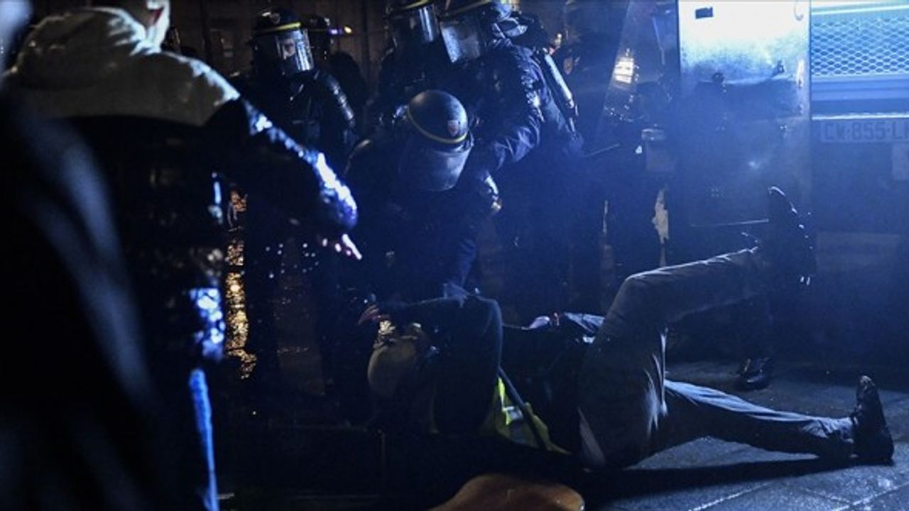 Fransız polislerden şiddet itirafı
