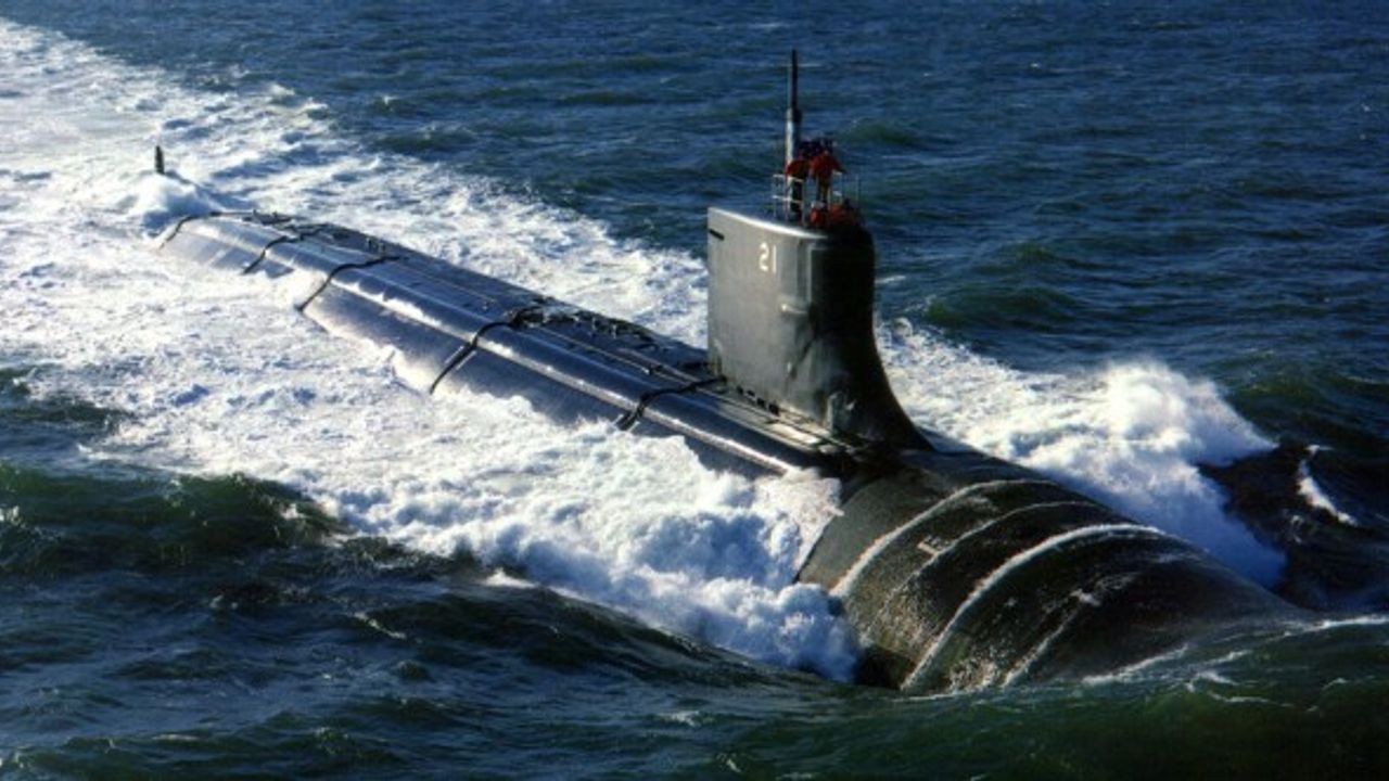 ABD'nin nükleer denizaltısı Birleşik Krallık limanına ulaştı