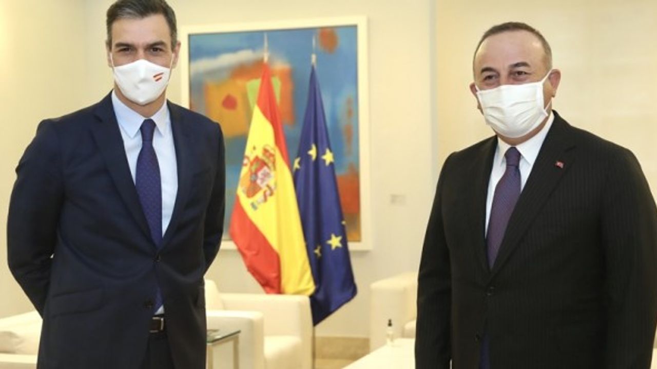 Çavuşoğlu, İspanya Başbakanı Sanchez ile görüştü