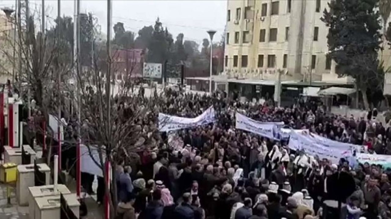 Haseke'de Esed rejimi taraftarları YPG/PKK karşıtı gösteri düzenledi