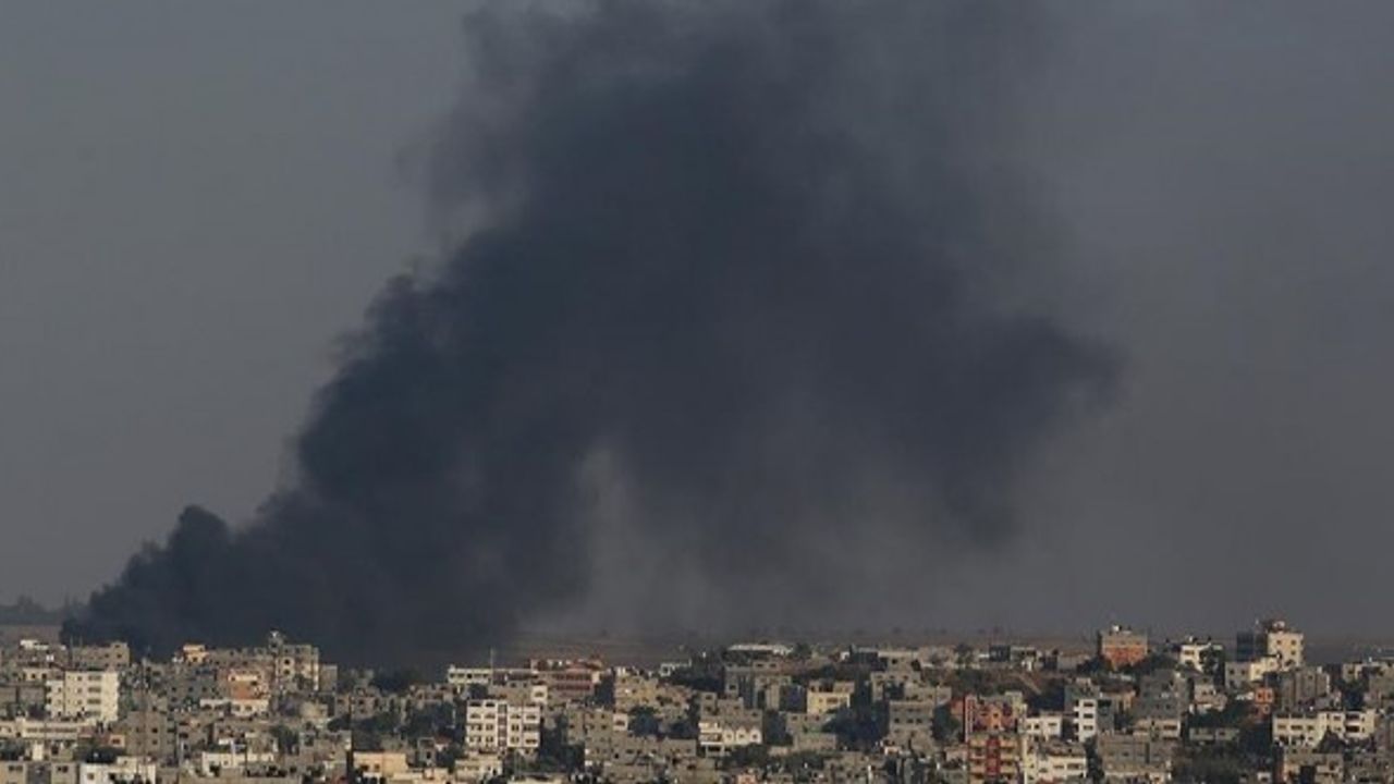 İsrail, Gazze'de bir evi vurdu