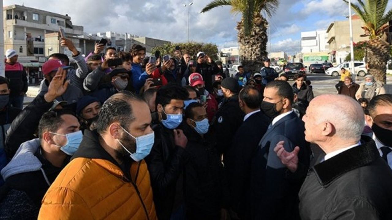 Tunus Cumhurbaşkanından gençlere 'mülklere zarar vermeyin' çağrısı