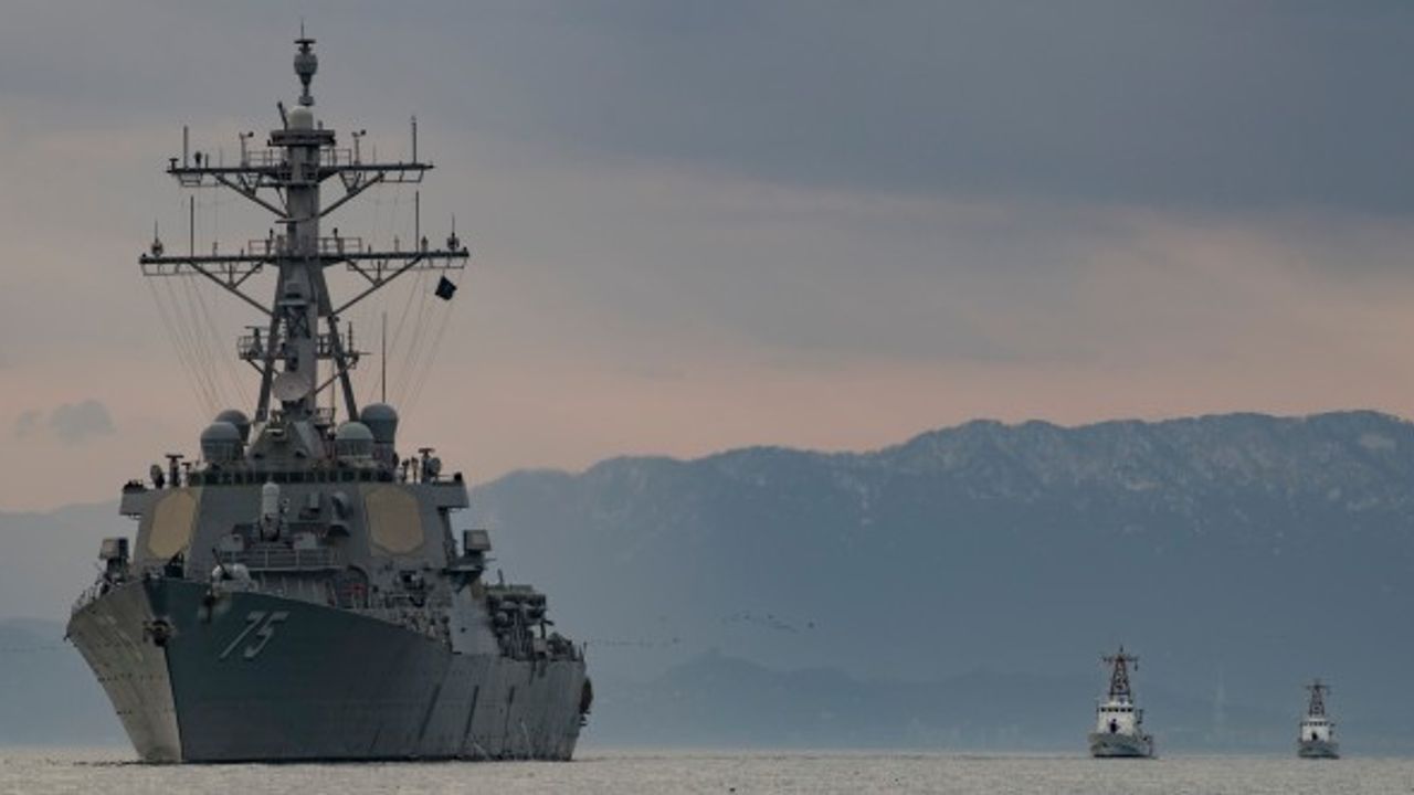 ABD Donanması'nın füze destroyeri Gürcistan'a demirledi