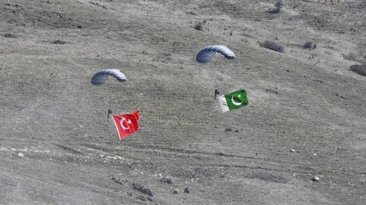 Türkiye ve Pakistan'dan ortak tatbikat