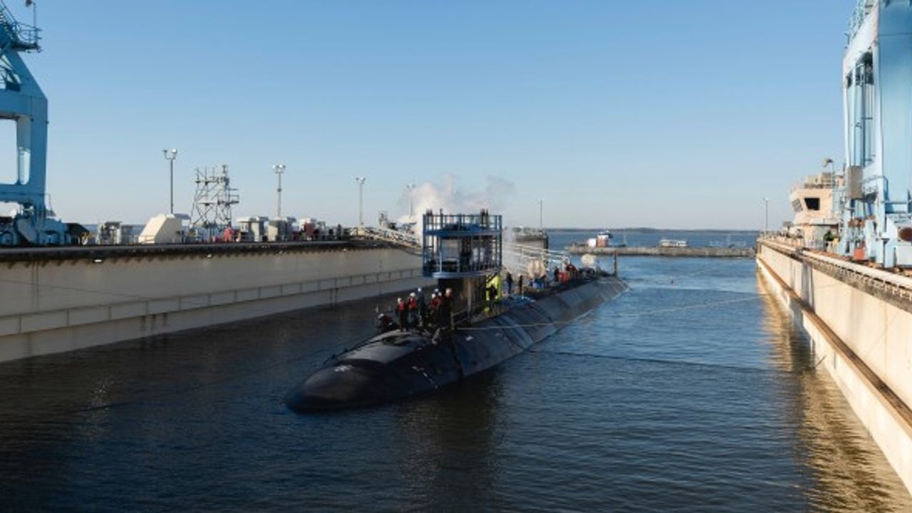 ABD'nin yeni nükleer denizaltısı suya indirildi