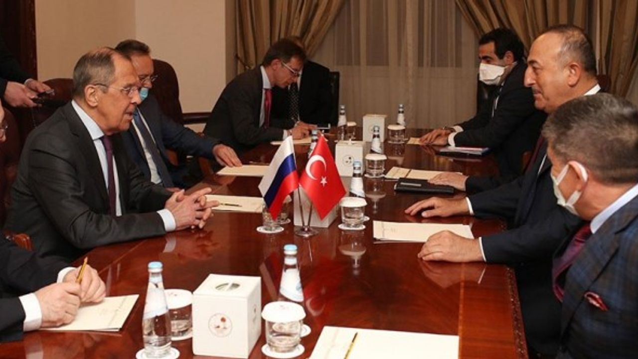 Çavuşoğlu, Katar'da Rus mevkidaşı Lavrov ile görüştü