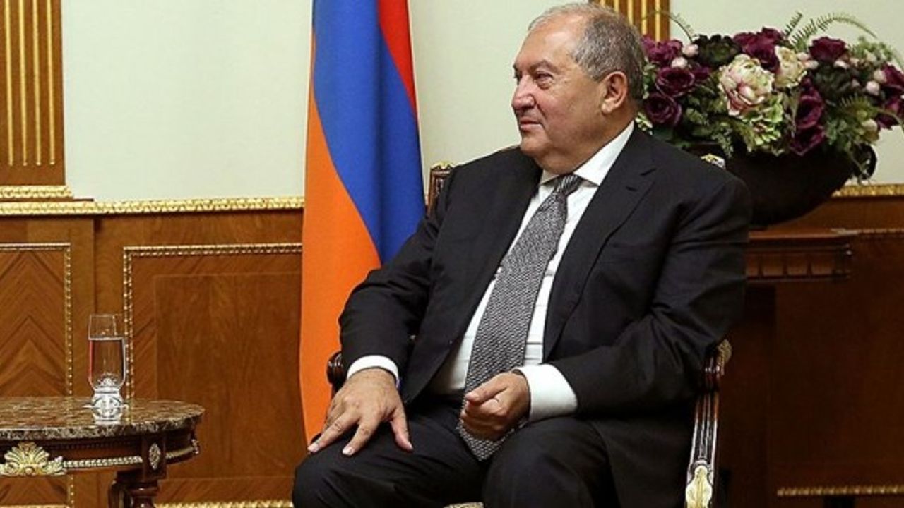 Ermenistan'da muhalefet, Cumhurbaşkanını krizi çözmemekle suçladı