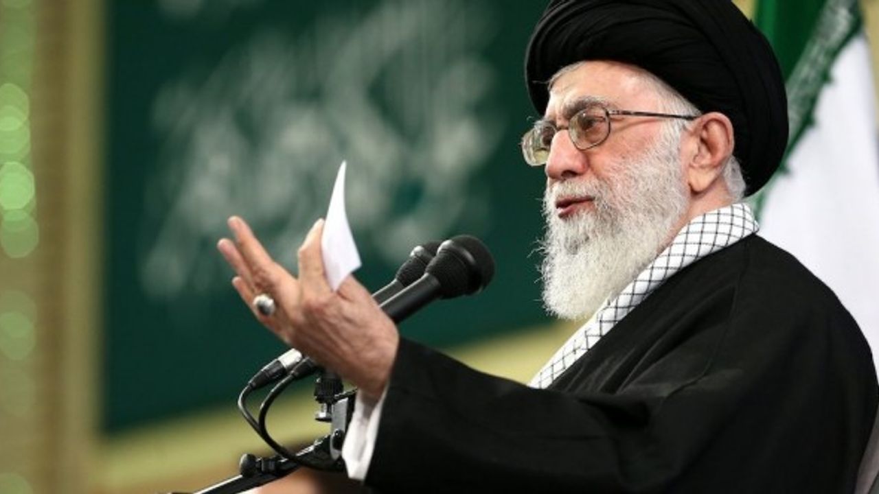 İran'ın Dini Lideri Hamaney'den ABD'ye "yaptırım" mesajı