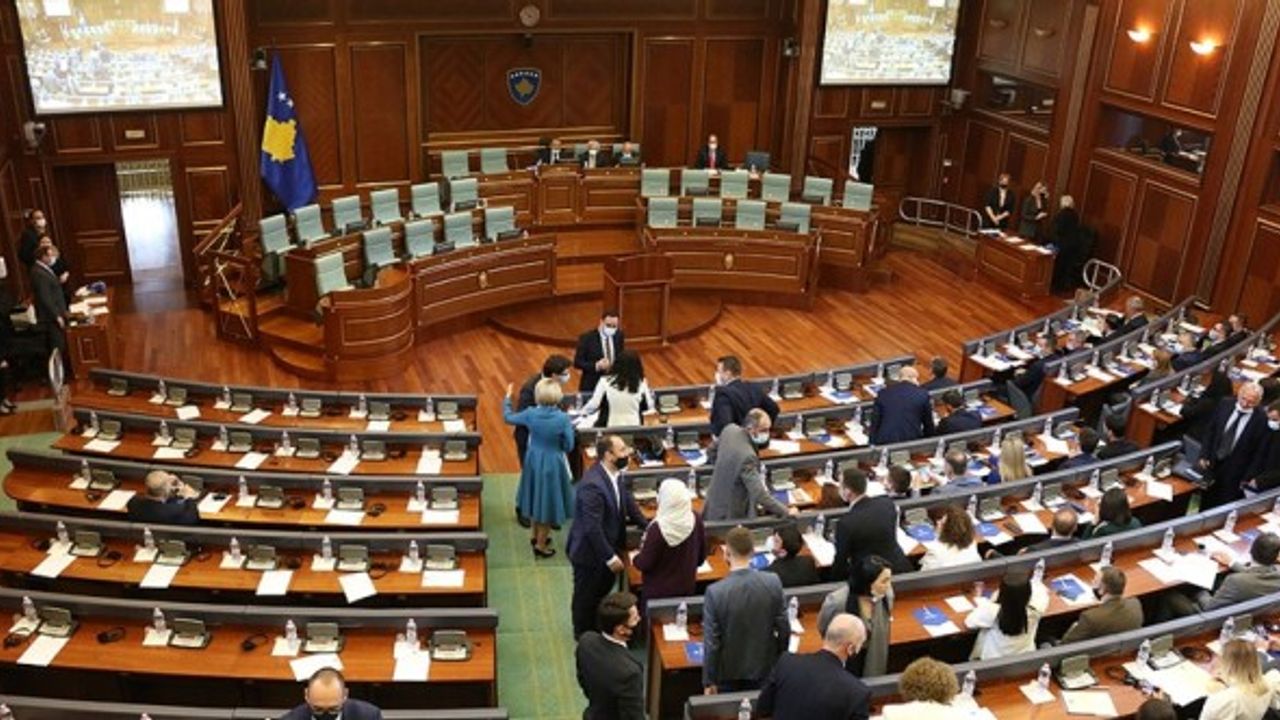 Kosova'nın yeni Meclis Başkanı Glauk Konjufca oldu