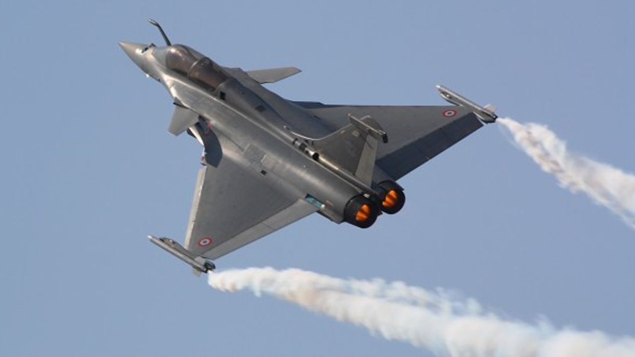 Rafale savaş uçaklarının Hindistan’a teslimatı devam ediyor