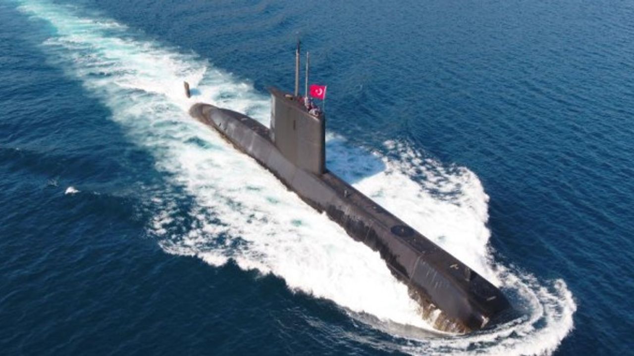 Yeni Tip Denizaltı Projesi'nde ilk denizaltı suya indirildi