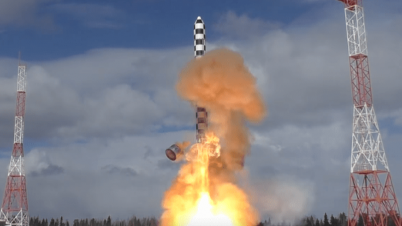 Rusya yeni kıtalararası balistik füzesini test etmeye hazırlanıyor