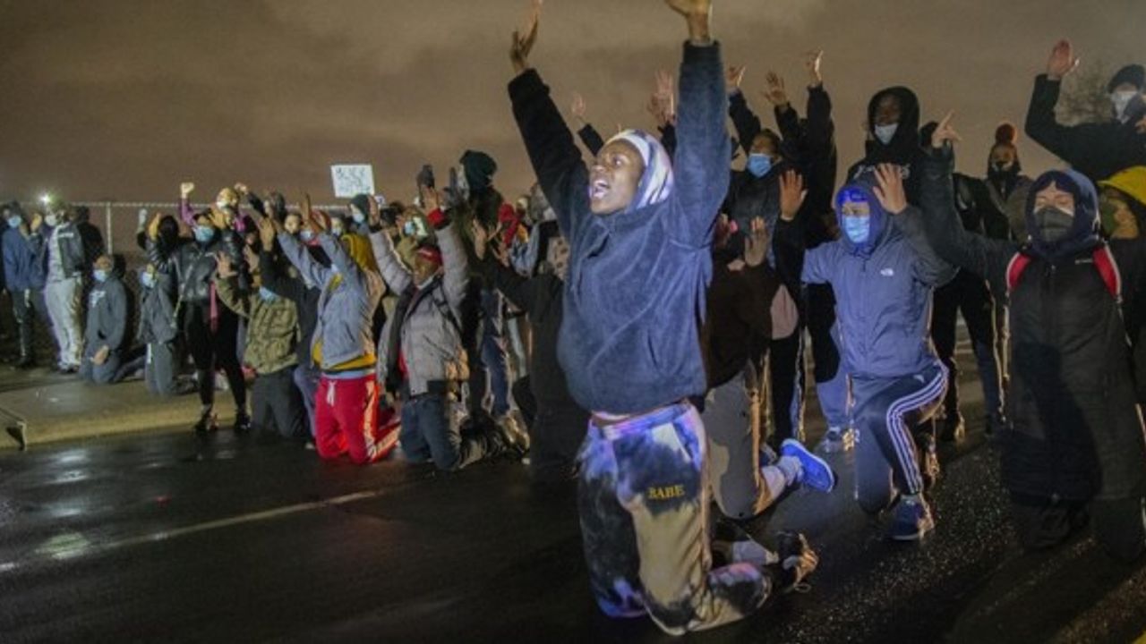 ABD'de polis tarafından öldürülen siyahi vatandaş için yönelik protestolar sürüyor