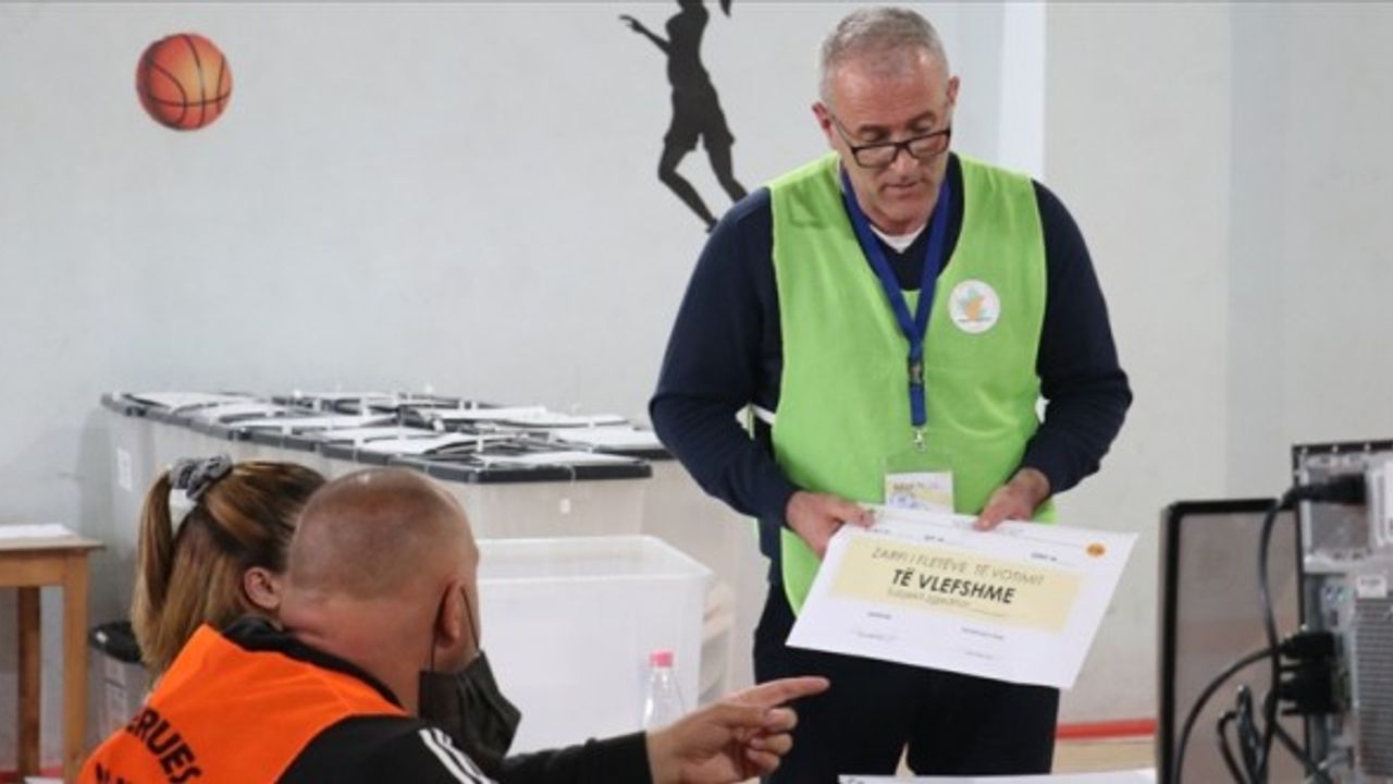 Arnavutluk’taki seçimi Başbakan Rama’nın partisi önde götürüyor