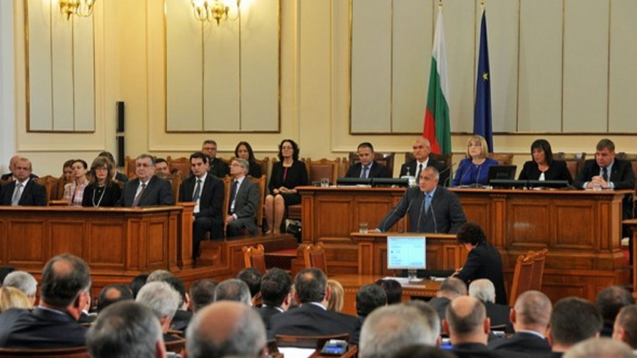 Bulgaristan parlamentosunda Türk kökenli milletvekilleri girdi