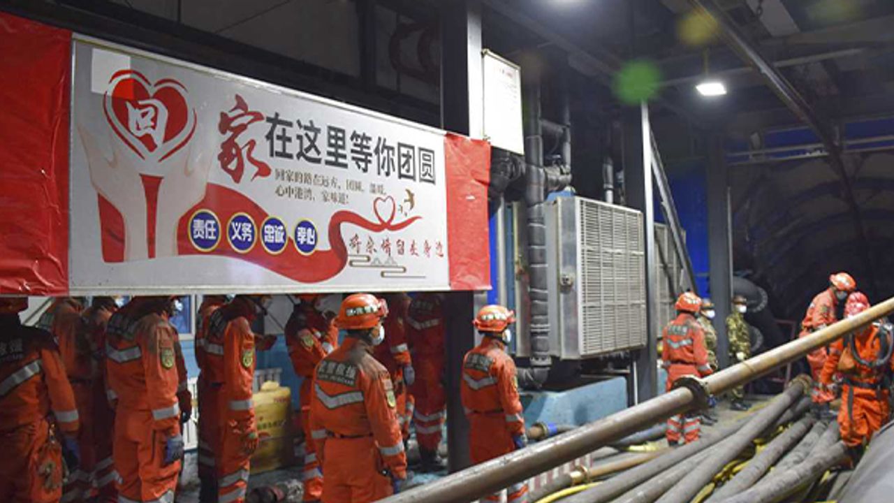 Çin'in Sincan Uygur Özerk Bölgesi'ndeki bir kömür madeninde 21 işçi mahsur kaldı