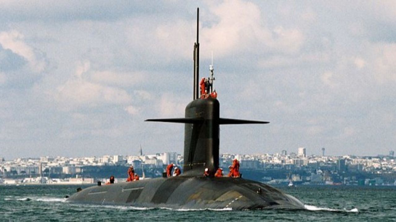 Fransa hasar gören nükleer denizaltılarını onarıyor