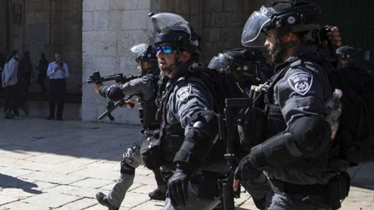 İsrail güçleri Batı Şeria'da 25 Filistinliyi gözaltına aldı