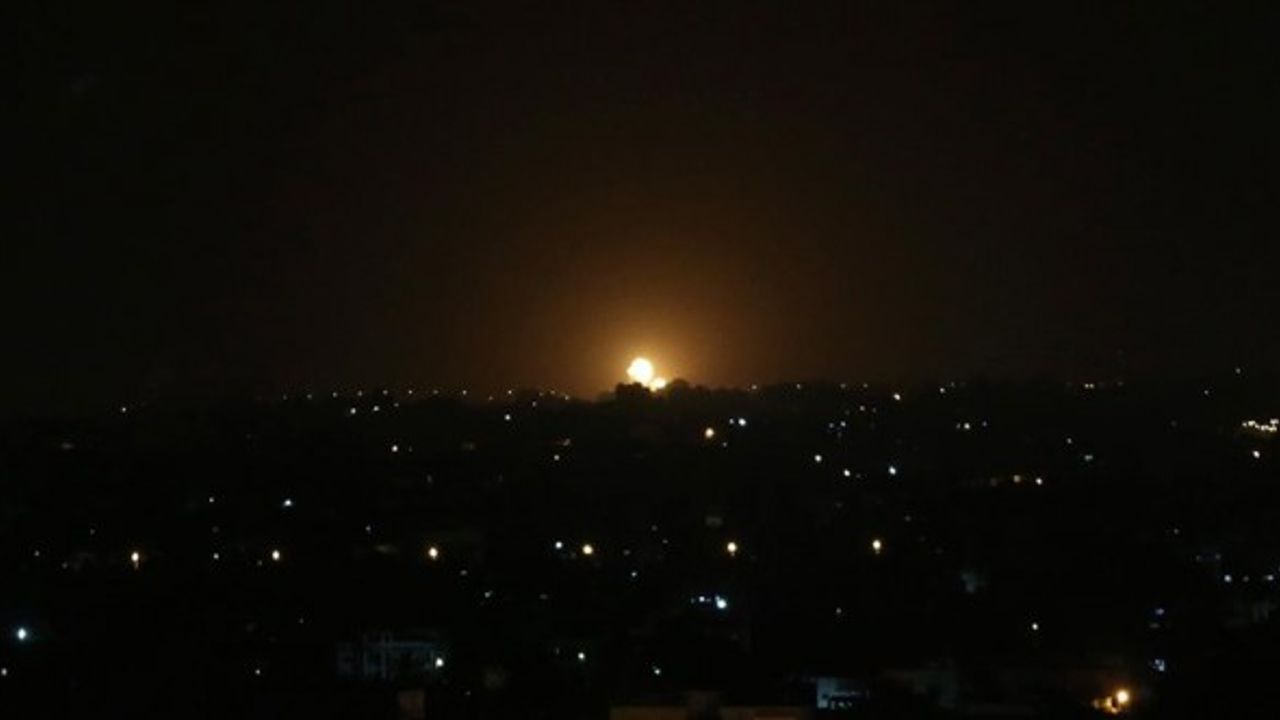 İsrail tankları Gazze'de Hamas'a ait noktaları vurdu