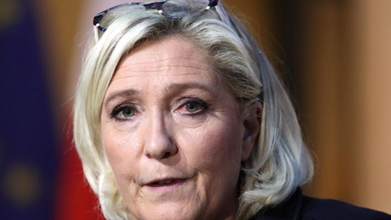 Marine Le Pen, 2022'deki cumhurbaşkanlığı seçimine adaylığını açıkladı