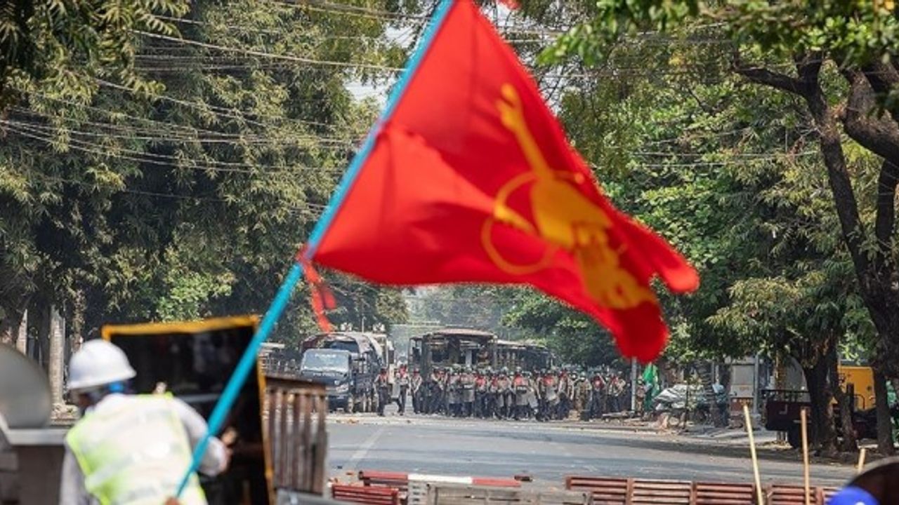 Myanmar'da protestoları destekleyen ünlüler gözaltına alındı