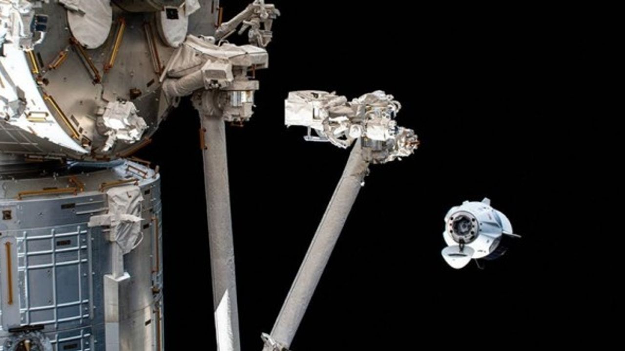 NASA ve SpaceX, astronotların dönüşünü erteledi