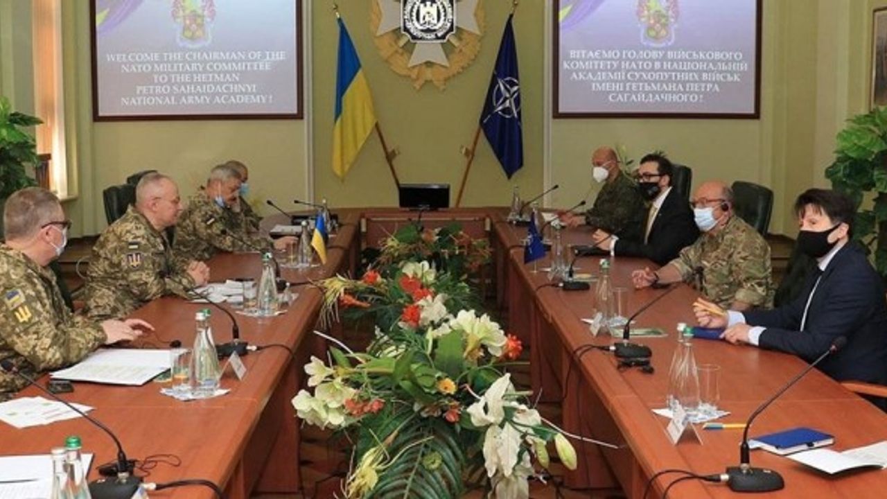 NATO Askeri Komite Başkanı Ukrayna'ya geldi