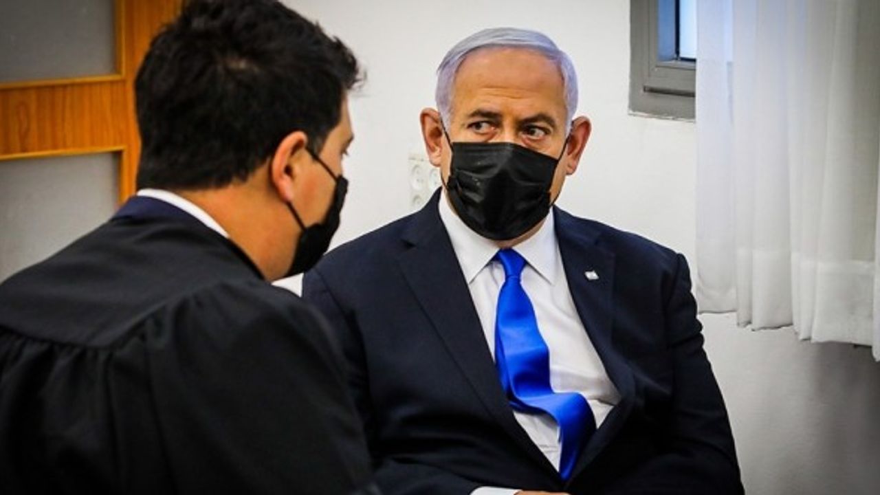 Netanyahu, İsrail Savcılığını 'kendisini devirmeye çalışmak'la suçladı