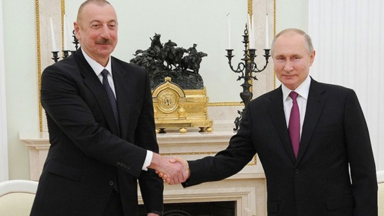 Putin ile Aliyev Karabağ'daki durumu görüştü