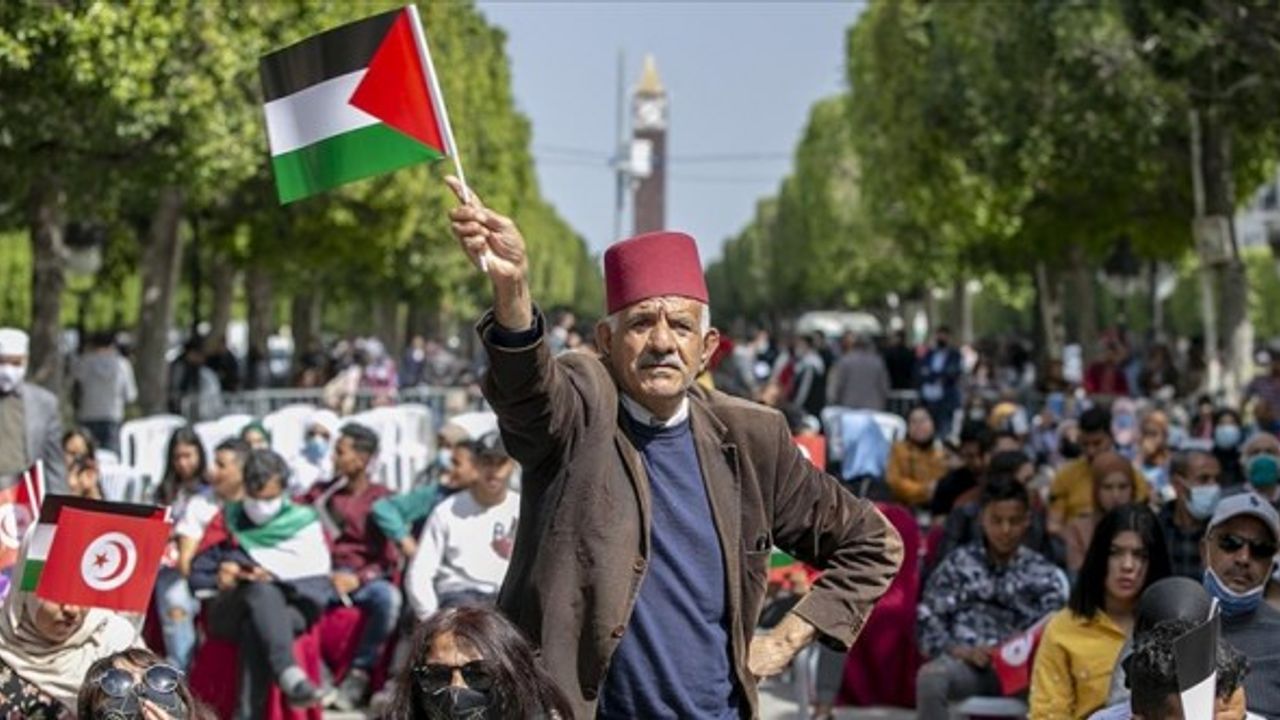 Tunuslular, Toprak Günü sebebiyle Filistin'e desteğini gösterdi