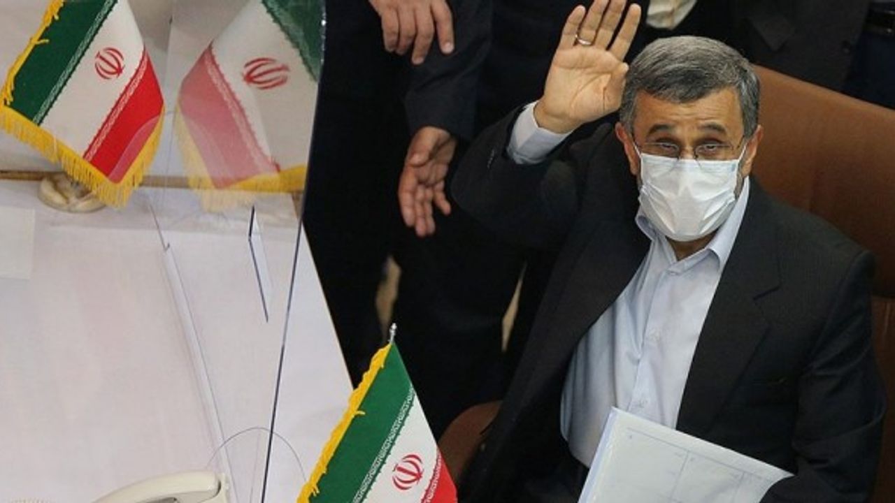 Ahmedinejad, cumhurbaşkanlığına yeniden aday oldu