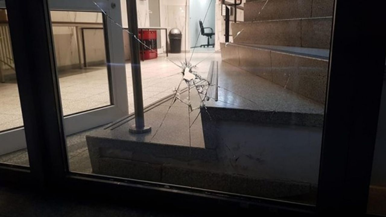 Almanya'da kundaklanan Türk marketinde hasar oluştu