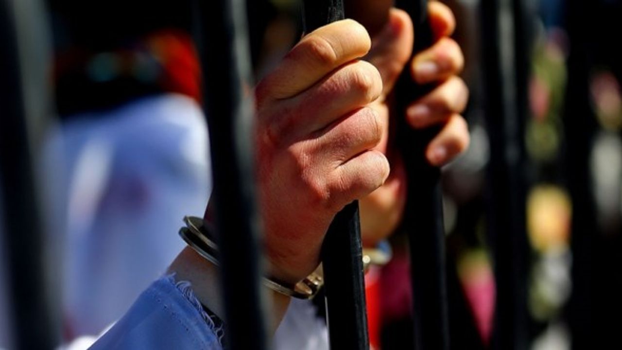 Esed rejiminin tam af yasası çıkardığı gün Deyrizor'da 59 kişi tutuklandı