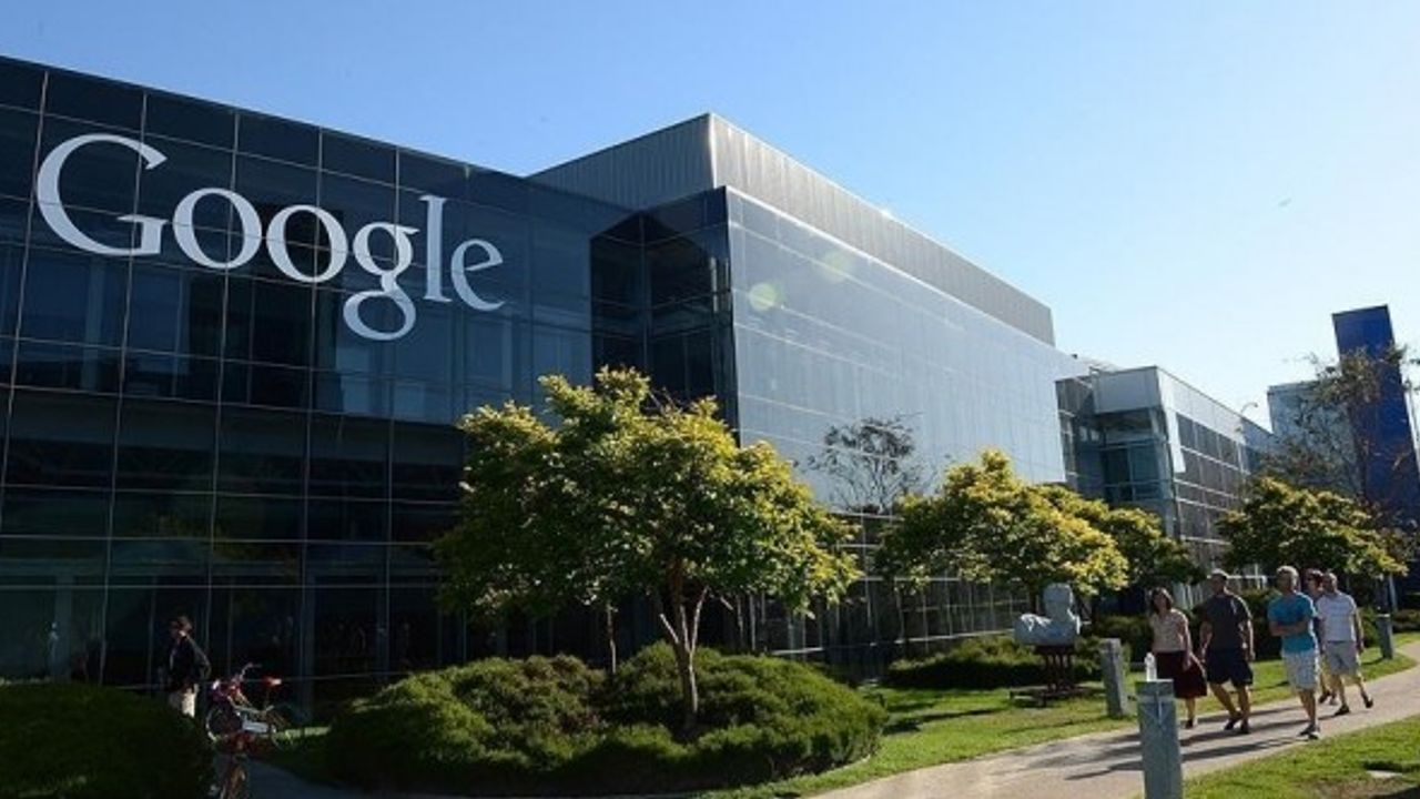 Google, Hindistan'ın sosyal medya düzenlemelerine uyacağını bildirdi