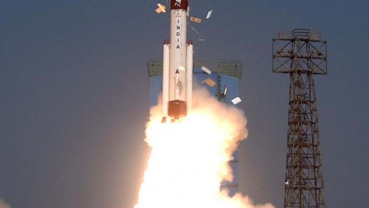 Hindistan uzayda "askerileşme" faaliyetlerini artırıyor