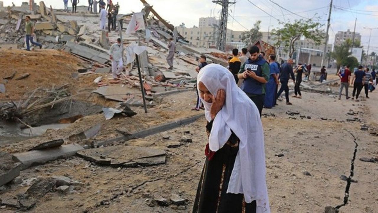 İsrail'in savaş uçaklarının bombardımanında şehit olanların sayısı 83'e yükseldi