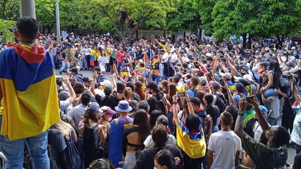 Kolombiya'da hükümet karşıtı protestolar sürüyor